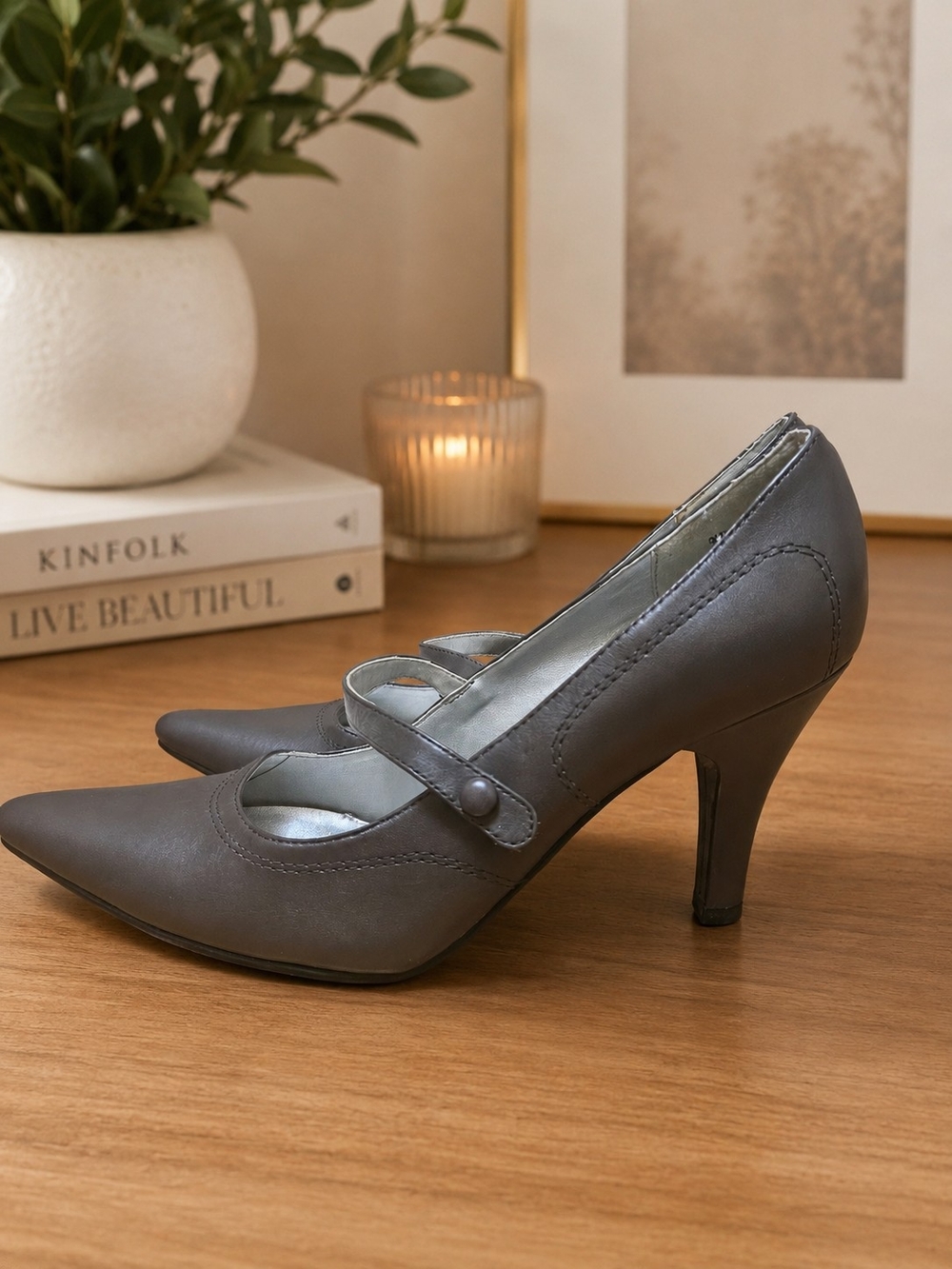 Reaction Kenneth Cole Black Mary-Jane Style Flats with Silver Insole